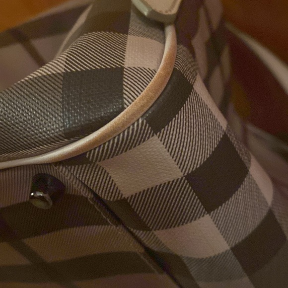 Burberry Smoke Check Canterbury handbag in excellent condition! Clean in & out!! - Picture 11 of 17